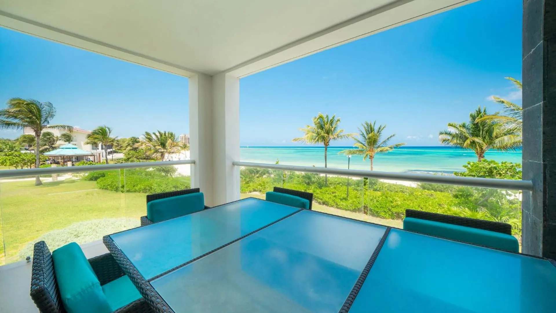 Beachfront Condo With Tub, 3 Bedroom & Pool - At Mareazul Condo Corazon 신데 델 카르멘