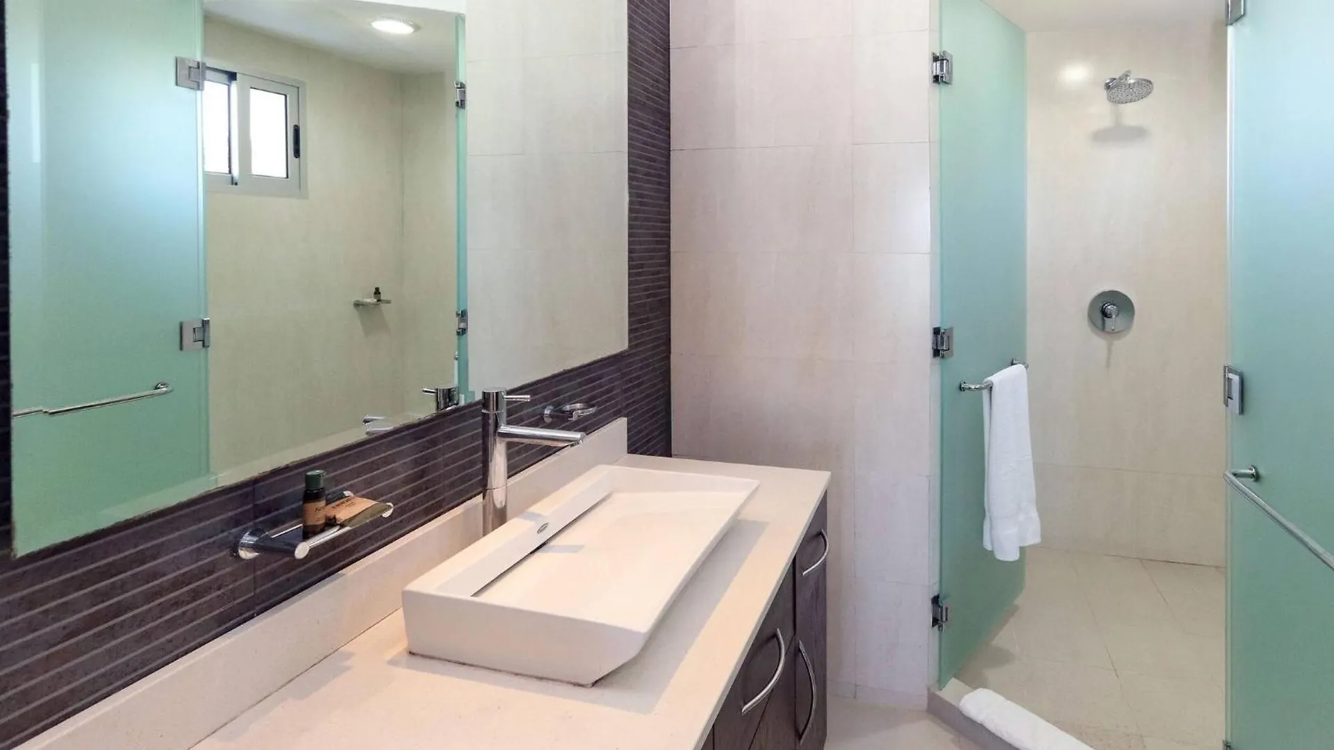 펜션 Beachfront Condo With Tub, 3 Bedroom & Pool - At Mareazul Condo Corazon 신데 델 카르멘 멕시코