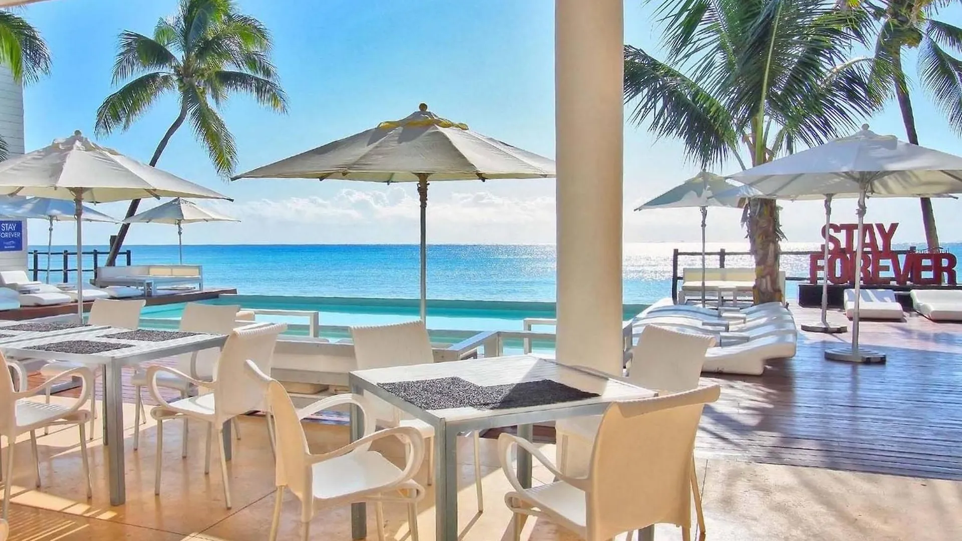 Beachfront Condo With Tub, 3 Bedroom & Pool - At Mareazul Condo Corazon Playa del Carmen