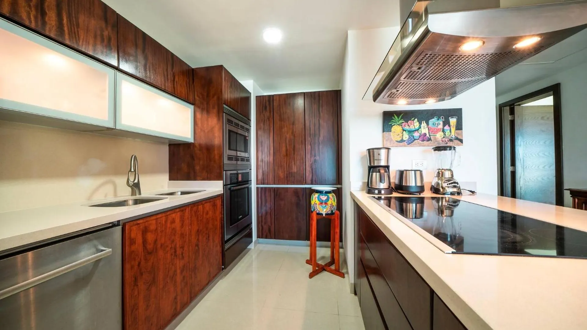 Beachfront Condo With Tub, 3 Bedroom & Pool - At Mareazul Condo Corazon Playa del Carmen Mexiko