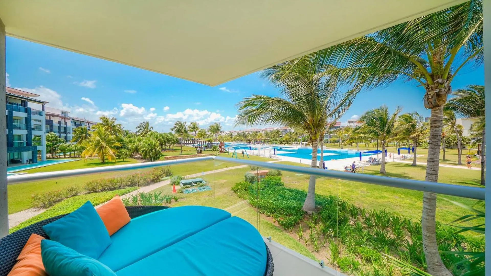 Prázdninový dům Beachfront Condo With Tub, 3 Bedroom & Pool - At Mareazul Condo Corazon Playa del Carmen